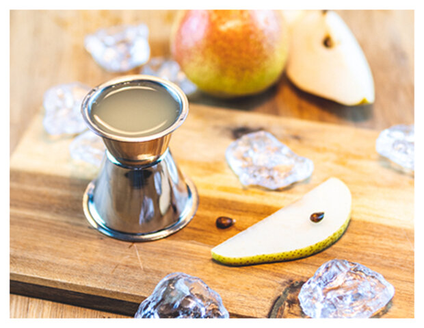 Birnensaft mit Birnenscheiben